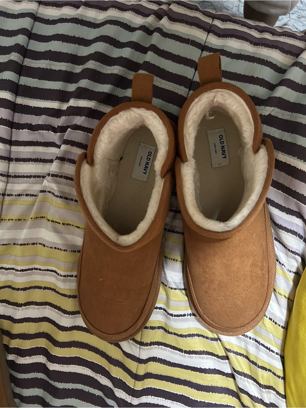 Old Navy Woman Tan Slip-On Fleece-Lined Slippers